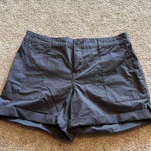 Social standard shorts